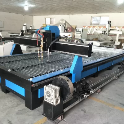 Robotec fábrica cnc plasma máquina de corte cortador 1325/1530/2030/2060 cnc plasma chama combinada máquina de corte metal