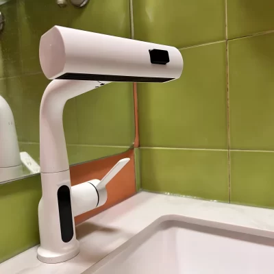 Torneira LED com sensor de banho inteligente, torneira infravermelha, misturador de pia de cozinha, penteadeira fria e quente, torneira sem contato w