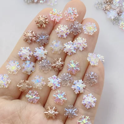 50 pçs bonito dos desenhos animados mini flocos de neve coloridos arte do prego resina designer encantos diy artesanato para unhas decorações 3d jóias