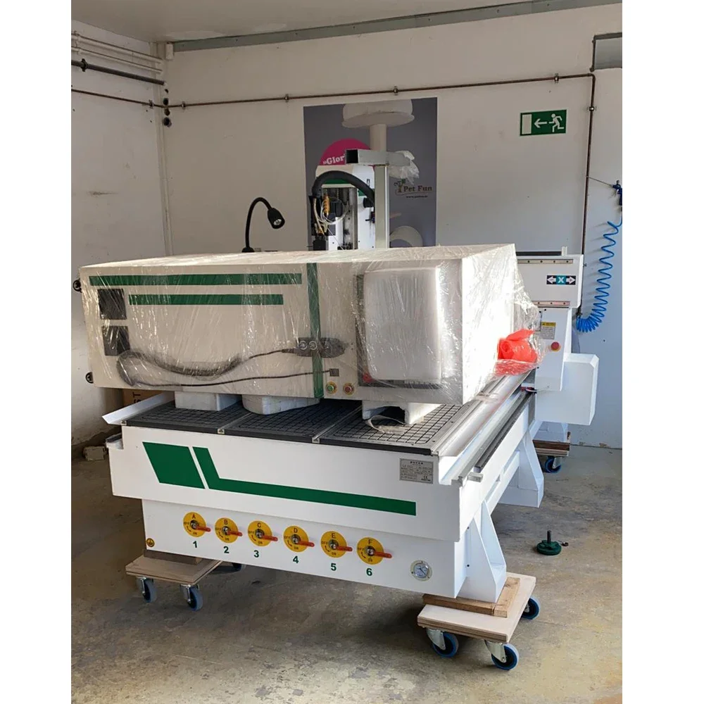 Roteador cnc atc de alumínio acrílico 1325 com 8 ferramentas trocador automático de ferramentas 1530 preço da máquina de corte artesanal de madeira - Image 5