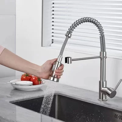 Torneira da cozinha deck montado misturador uma alça primavera água quente e fria deck montado banheiro cromo cozinha guindaste