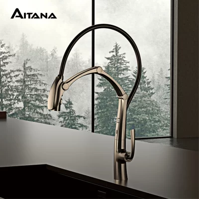 Pistola de latão luxuosa cinza torneira de cozinha display digital indução inteligente sucção magnética pull-out design torneira de pia fria e quente