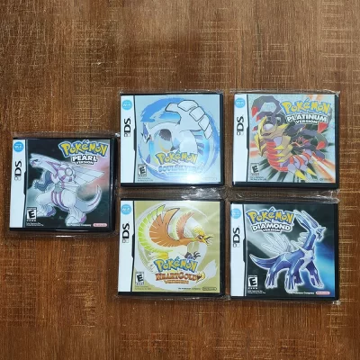 Cartão de jogo NDS Série Pokémon Diamond Pearl SoulSilver HeartGold Platinum Versão dos EUA (versão de cartão R4)