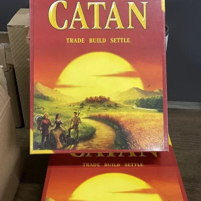 Catan TRADE BUILD SETTLE Jogo de tabuleiro Quebra-cabeça Brinquedo de lazer Jogo Edição de cartas Jogos de cartas de festa para 2 a 8 pessoas