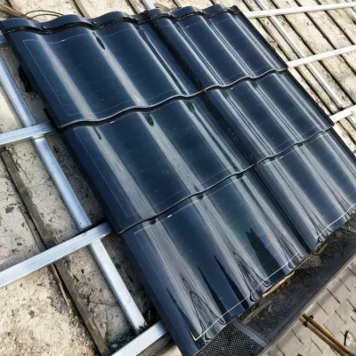 Sistema do telhado do painel solar do Bipv, telha curvada cor para Villa, telha do picovolt, vendedor quente
