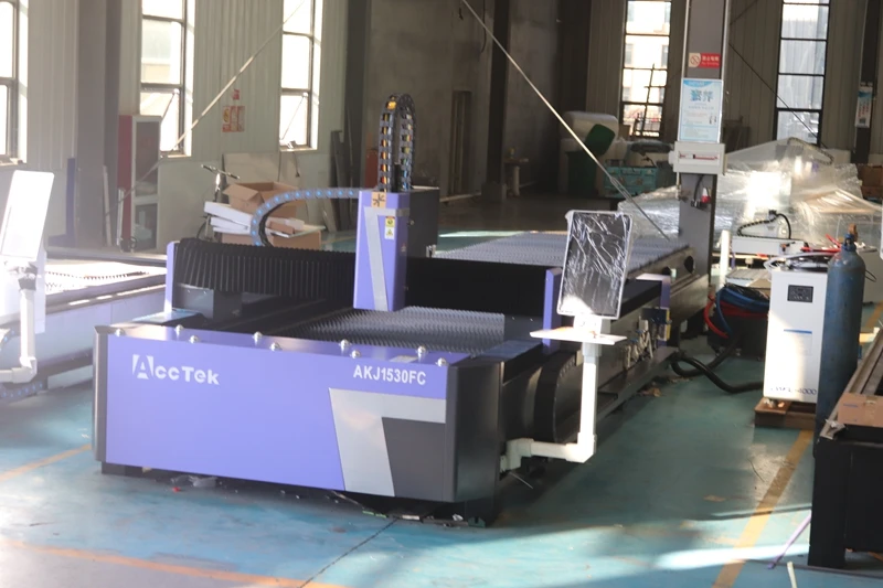 China ACCTEK AKJ1530FC Mesa de trabalho dupla 1530 CNC 1000W 2000W 3000W Mesa de troca de chapa metálica - Image 4