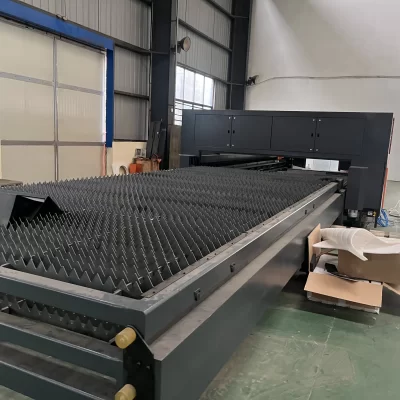 Advanced 3015 Fiber Laser Cutting Machine With Automatic Laser Source Monitoring And Power Output Control For Cutting Quality