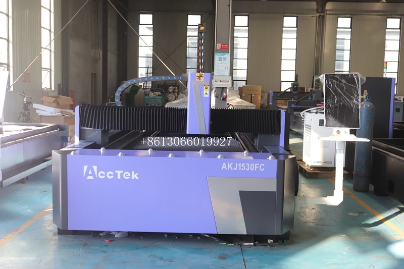 China ACCTEK AKJ1530FC Mesa de trabalho dupla 1530 CNC 1000W 2000W 3000W Mesa de troca de chapa metálica - Image 2