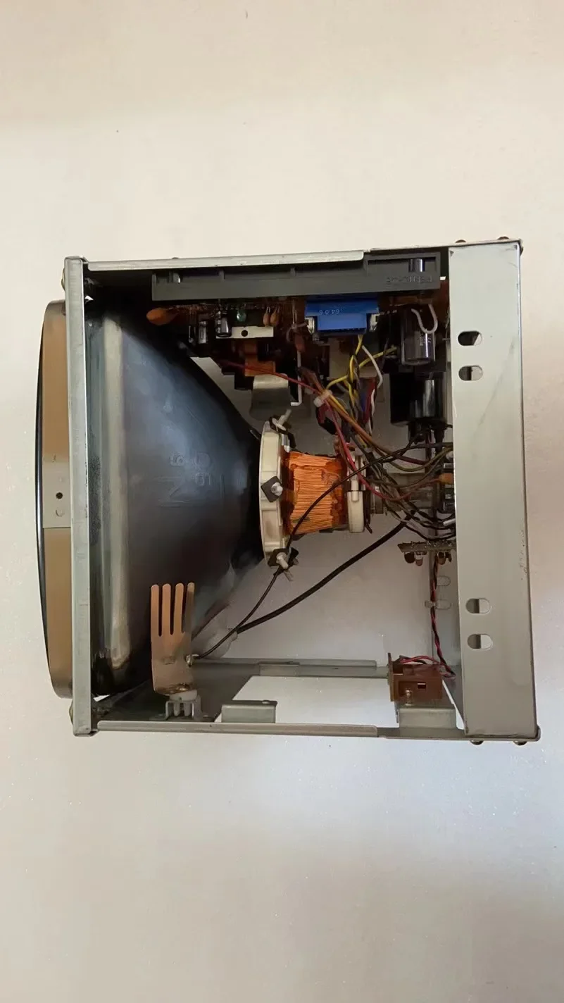 Usado A61L-0001-0093 # Uma unidade de tela de exibição FANUC CRT A61L 0001 0093 A - Image 2