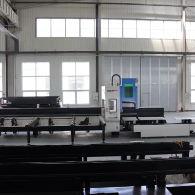 Máquina de corte a laser de fibra de alta precisão, corte de precisão, tubos de metal, cortador a laser, foco automático, cabeça laser, sistema de controle cypcut