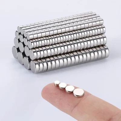 Ímãs minúsculos, 4 tamanhos diferentes, ímãs pequenos, mini ímãs de geladeira, ímã DIY, multiuso para escritório, artesanato e ímãs científicos