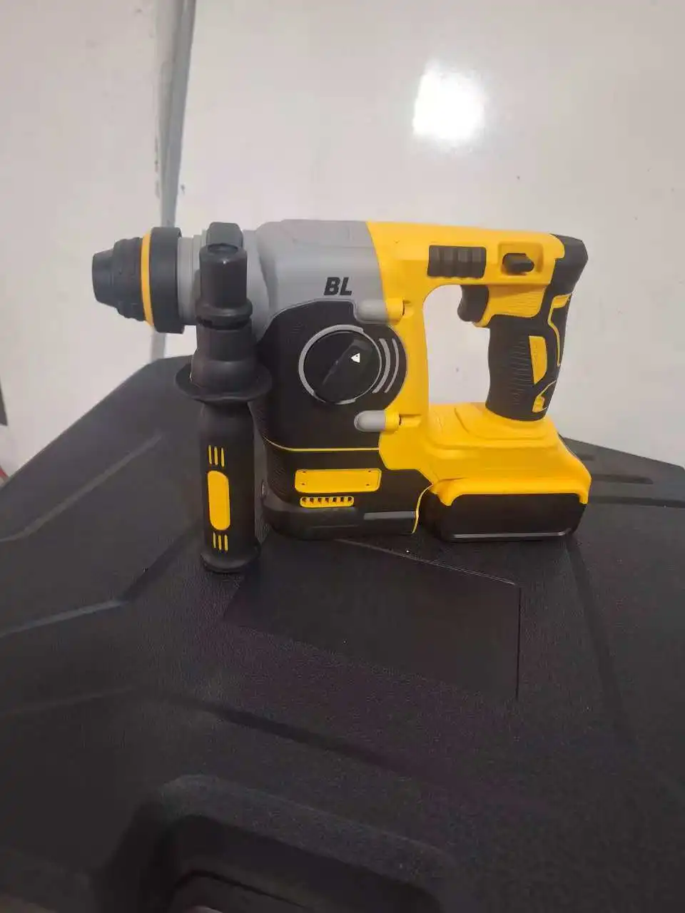 DW High-power Lithium Battery Power Tool Set 4-in-1 Brushless Impact Power Tool Set - Image 4