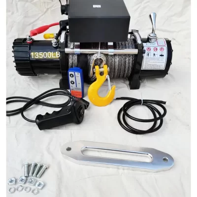 Guincho elétrico 12000LBS/13500LBS 12V/24V com controle remoto para cordas de reboque de carro, alça de reboque, caminhão ATV off road
