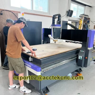 Preço de fábrica na China 4*8 pés 5*10 pés trocadores de ferramentas automáticos para carpintaria linear ATC CNC Router Machine AKM2030C com controle Syntec