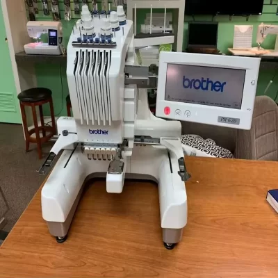 PROMO Taxa de promoção Brother Modelo de máquina de costura de bordado de 6 agulhas PR-620 com serviço profissional