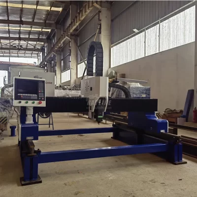 Máquina de corte a laser de fibra barata de alta precisão fácil de operar 1,5*3,0m 1,5kw 2kw 3kw para todos os metais com alta precisão 0-8mm