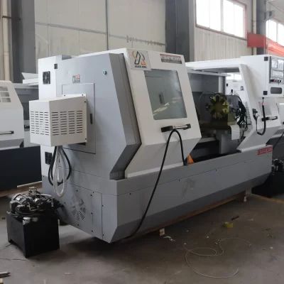 Torno CNC CK6163 para Usinagem de Metais — Ideal para Superfícies Cilíndricas Internas e Externas, Faces, Roscas Múltiplas e Muito Mais