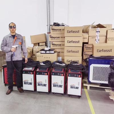 Máquina de solda a laser de fibra portátil 4 em 1, 1500w, para soldagem de metal, remoção de ferrugem, limpeza de corte