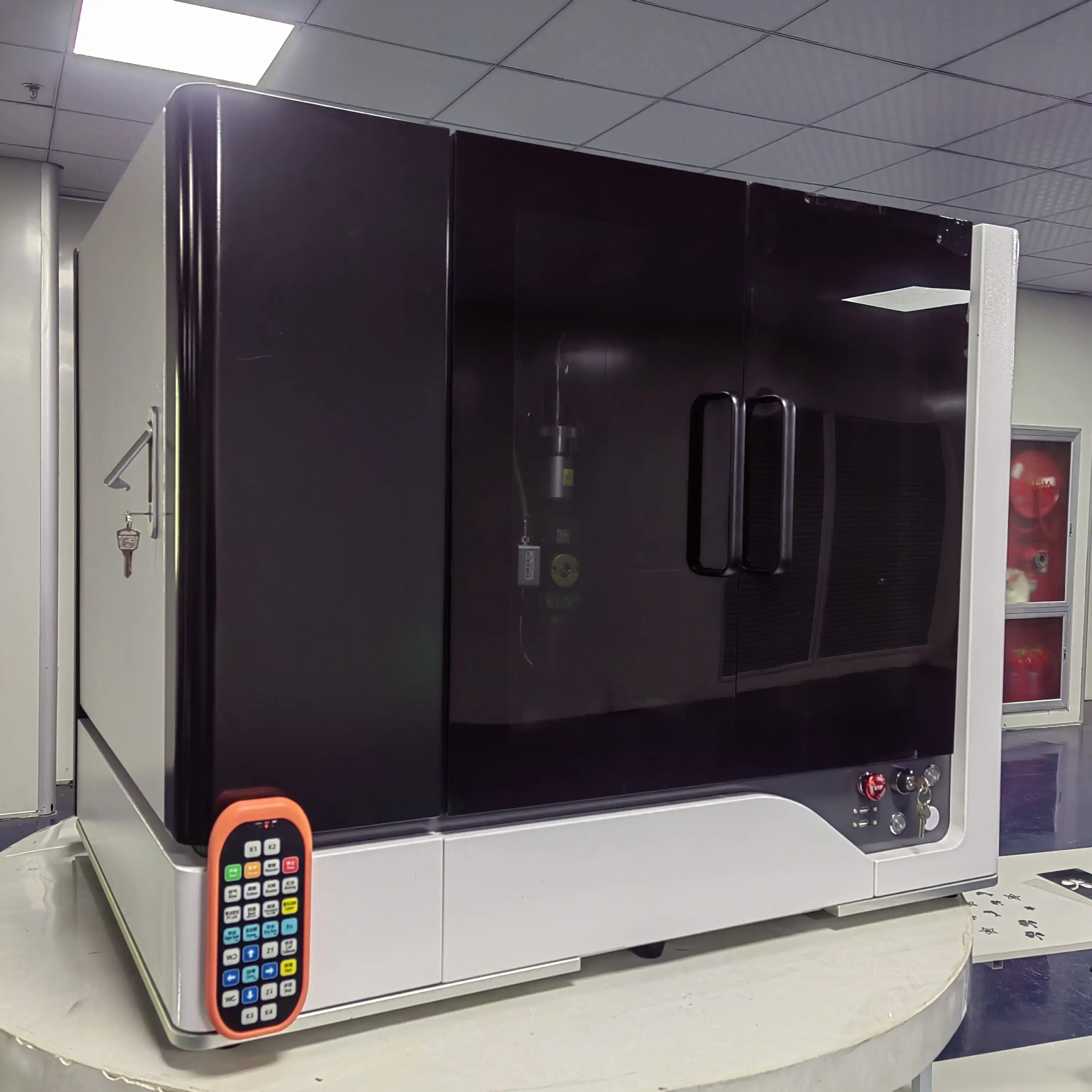 Fully-Enclosed High Precision 2030 Mini Portable Fiber 1500W Laser Cutting Machine For Jewelry - Image 6