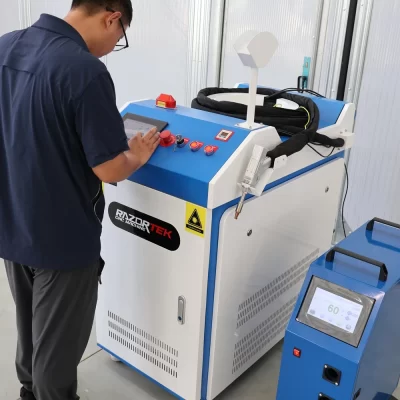 3000W Poderosa 4 em 1 Máquina de corte e limpeza de soldagem a laser de fibra portátil com pistola Sup para metal, alumínio, aço carbono, ferrugem