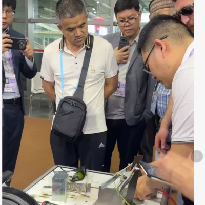 Professional Handheld Fiber Laser Welding Machine With Air Cooling System Four In One Design For Easy Operation