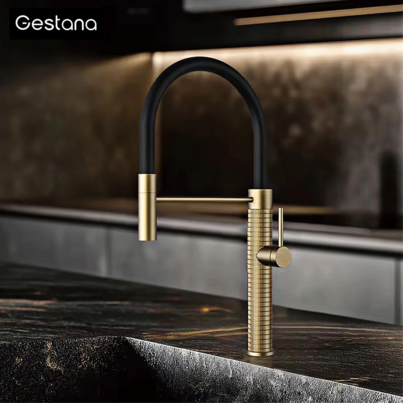 Luxo latão escovado ouro torneira da cozinha moderna um punho cartucho de cerâmica água quente/fria pull out spray 360 giratória pia - Image 2