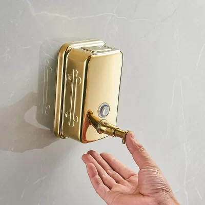 O dispensador de sabonete listrado dourado pode conter gel de banho, shampoo, desinfetante para as mãos e outros dispensadores de líquidos. Dispensador de sabonete pode ser usado no banheiro, banheiro e cozinha