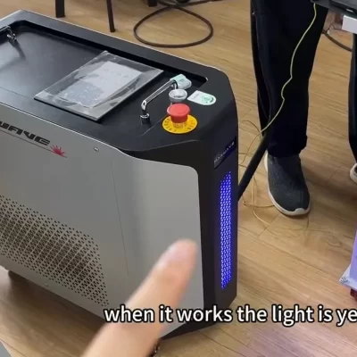 . Combinação de soldador e limpador a laser portátil com resfriamento de ar perfeito para remover tinta ferrugem e manchas de óleo