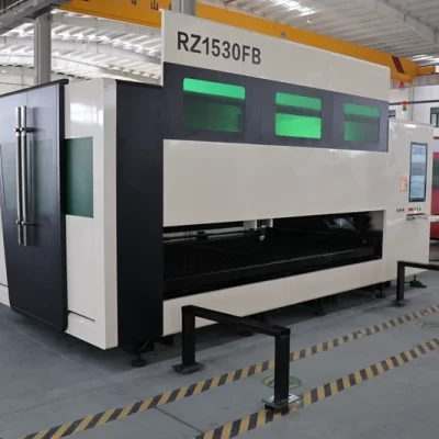 Máquina de corte a laser de fibra RZ1530FB Raycus 3KW 6KW com cortador a laser de mesa móvel fechado
