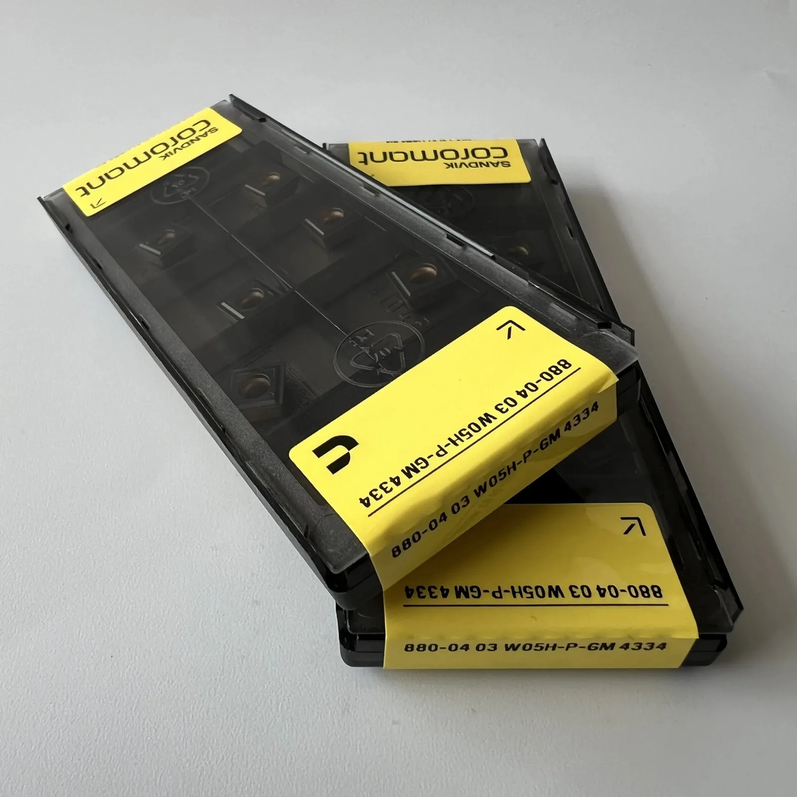 Original SANDVIK / 880-0403W05H-P-GM 4334 / Lâmina CNC de liga dura 10 unidades - Image 3