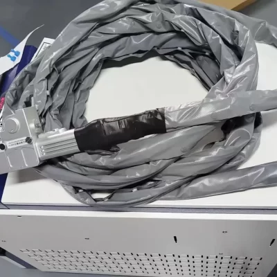 Limpe ferrugem contínua portátil 1500W 2000W 3000W máquina de limpeza a laser de fibra remoção de ferrugem de pintura para metal