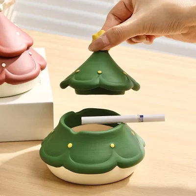 Tree House Ashtray Ceramic Christmas Tree Modeling with Cover Ash Flying Ashtray Household Ashtray Christmas Tree Ornaments