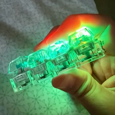Chaveiro com teclado iluminado, alívio do estresse, brinquedo fidget, botão clicável com luz LED