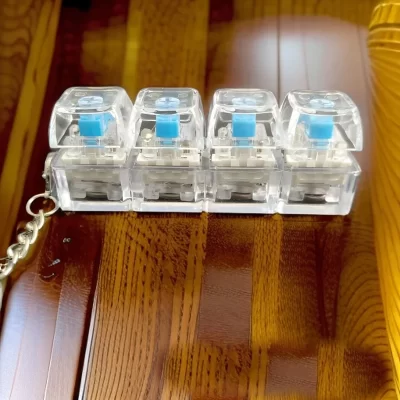 Novo Teclado de Dedos com 3/4 Teclas, Keycap para Alívio de Estresse, Chaveiro Fidget, Brinquedo de Apertar para Adultos