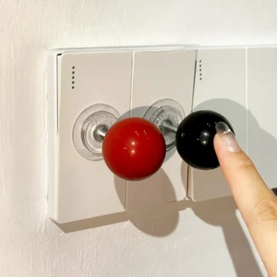 1pc criativo joystick bola interruptor adesivo bola vermelha adesivos de parede preto bola interruptor decoração interruptor decorativo pequeno ornamento