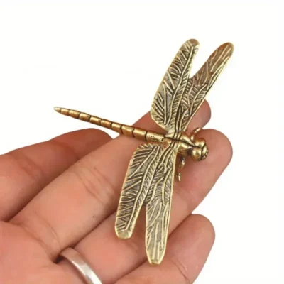 Estatueta Vintage de Libélula em Latão - Decoração de Mesa para Casa e Escritório Estilo Antigo, Colecionável Criativo para Chá