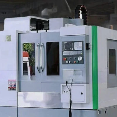 Máquina de Fresagem CNC VMC 650 Centro de Usinagem Vertical de Alta Qualidade com 4º e 5 º eixo opcional