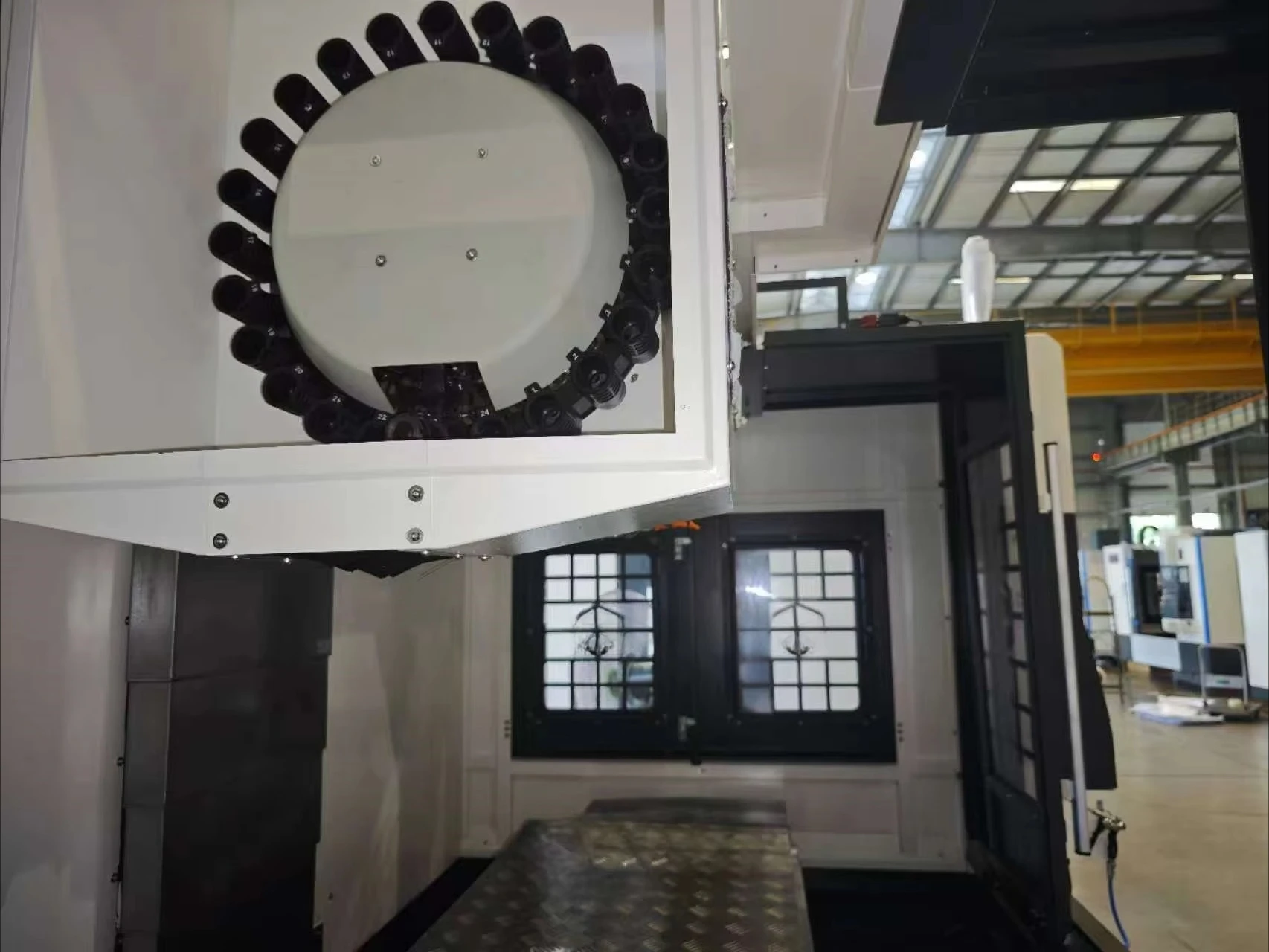 Centro de Usinagem Vertical de Alta Precisão SYNTEC CNC CV-1370 BT40 com Controle de Eixo Único - Image 8