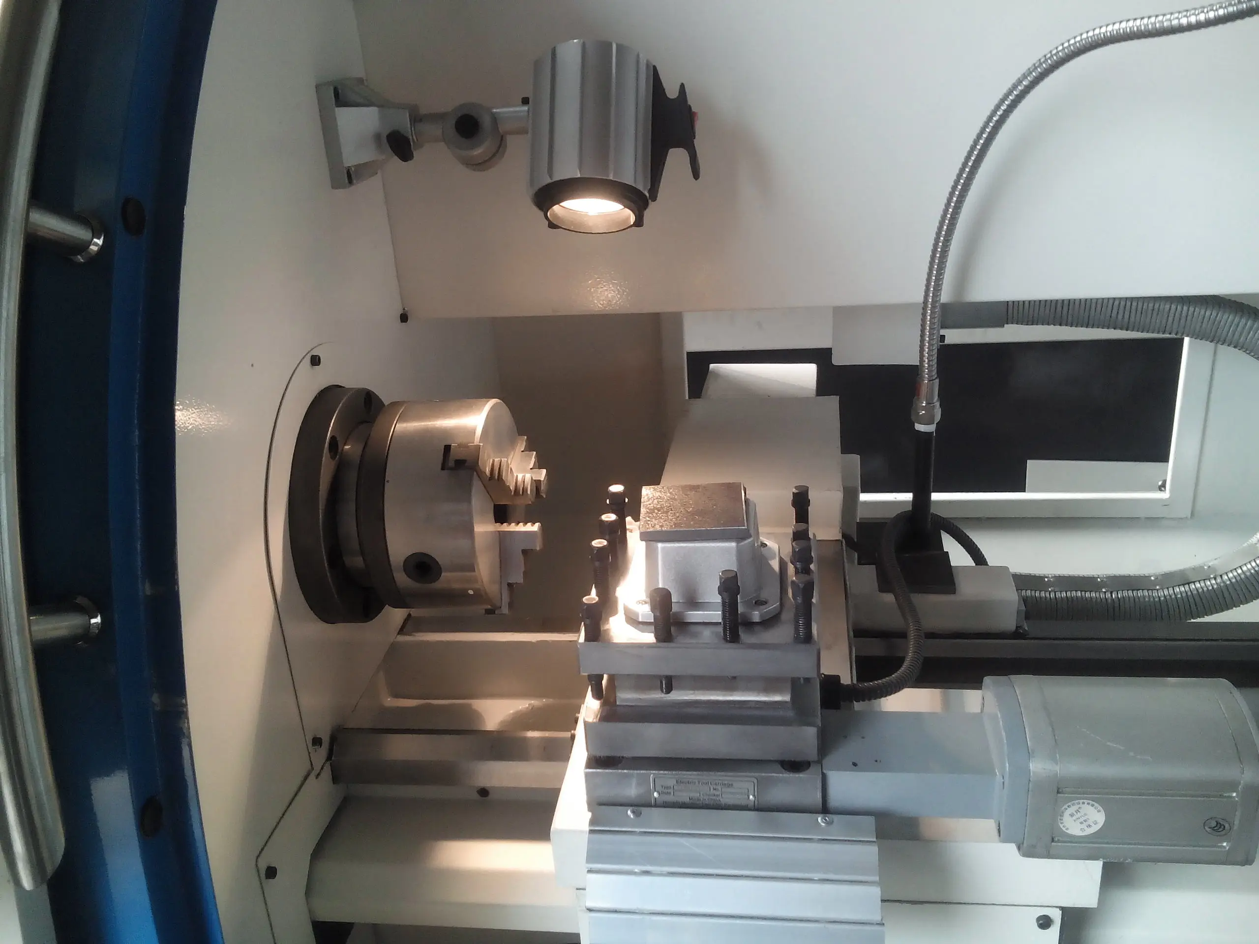 Torno CNC Automático Pequeño de Alta Precisión de 2.2KW P5 para Torneado de Aluminio, Cobre y Metal, Herramienta Profesional para Taller - Image 5