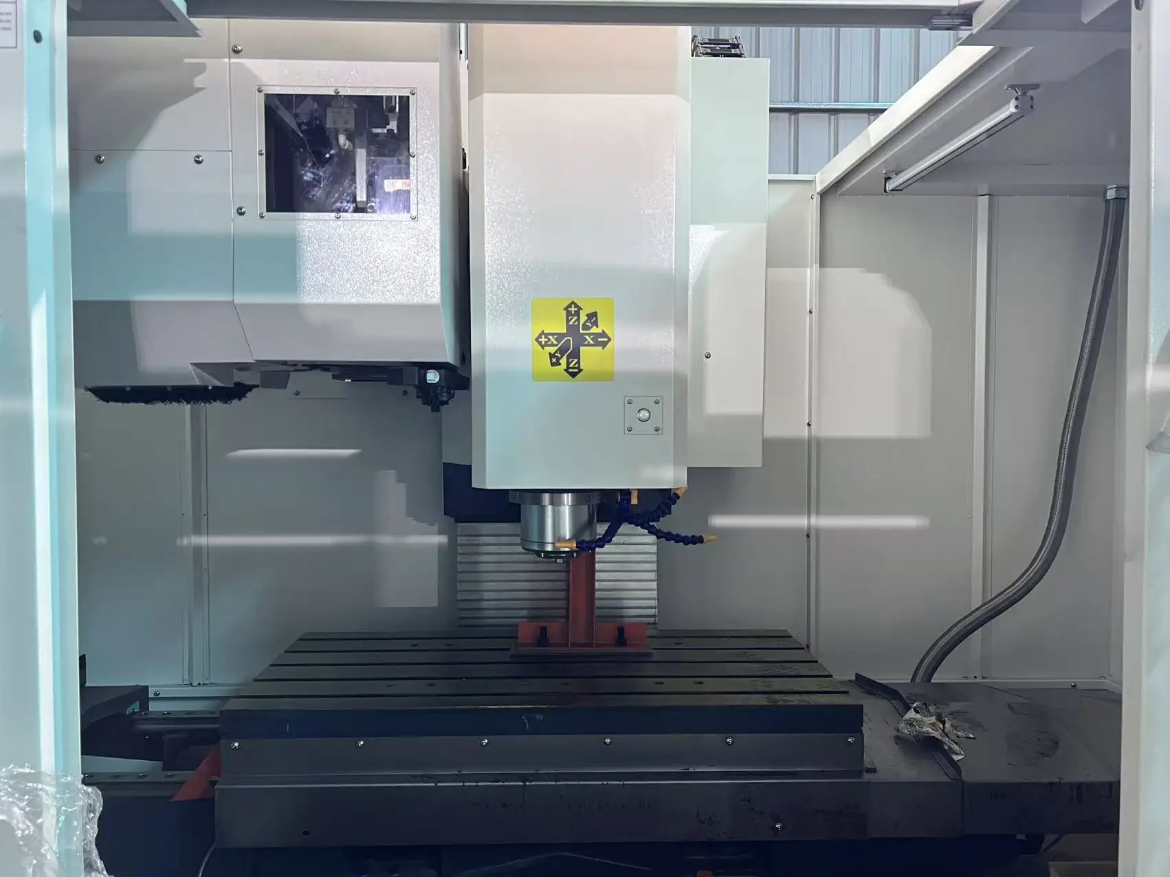 Centro de Usinagem Vertical VMC 650 CNC de 5 Eixos com Sistema de Controle GSK, Spindle Único, Recursos Automáticos e BT40 para Fresagem de Metal - Image 6