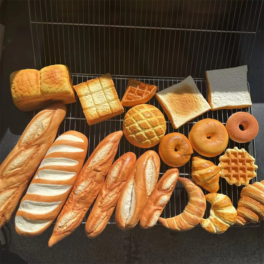 Conjunto de Decoração de Pães Falsos de Vários Tamanhos: Modelos Simulados de Baguete, Croissant e Waffle para Padarias, Cafés e Decoração de Vitrines e Balcões - Image 6